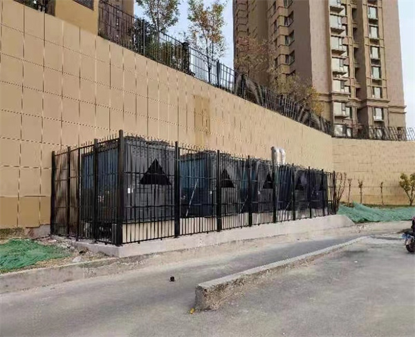 太原府東街多彩城商場5萬平米空氣源熱泵供暖。